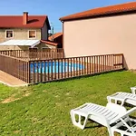 Ag Carballo, Jardin Y Playa A 14km
